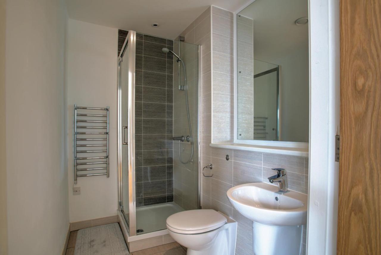 Lovely 2-Bed Apartment In Manchester With Parking Εξωτερικό φωτογραφία